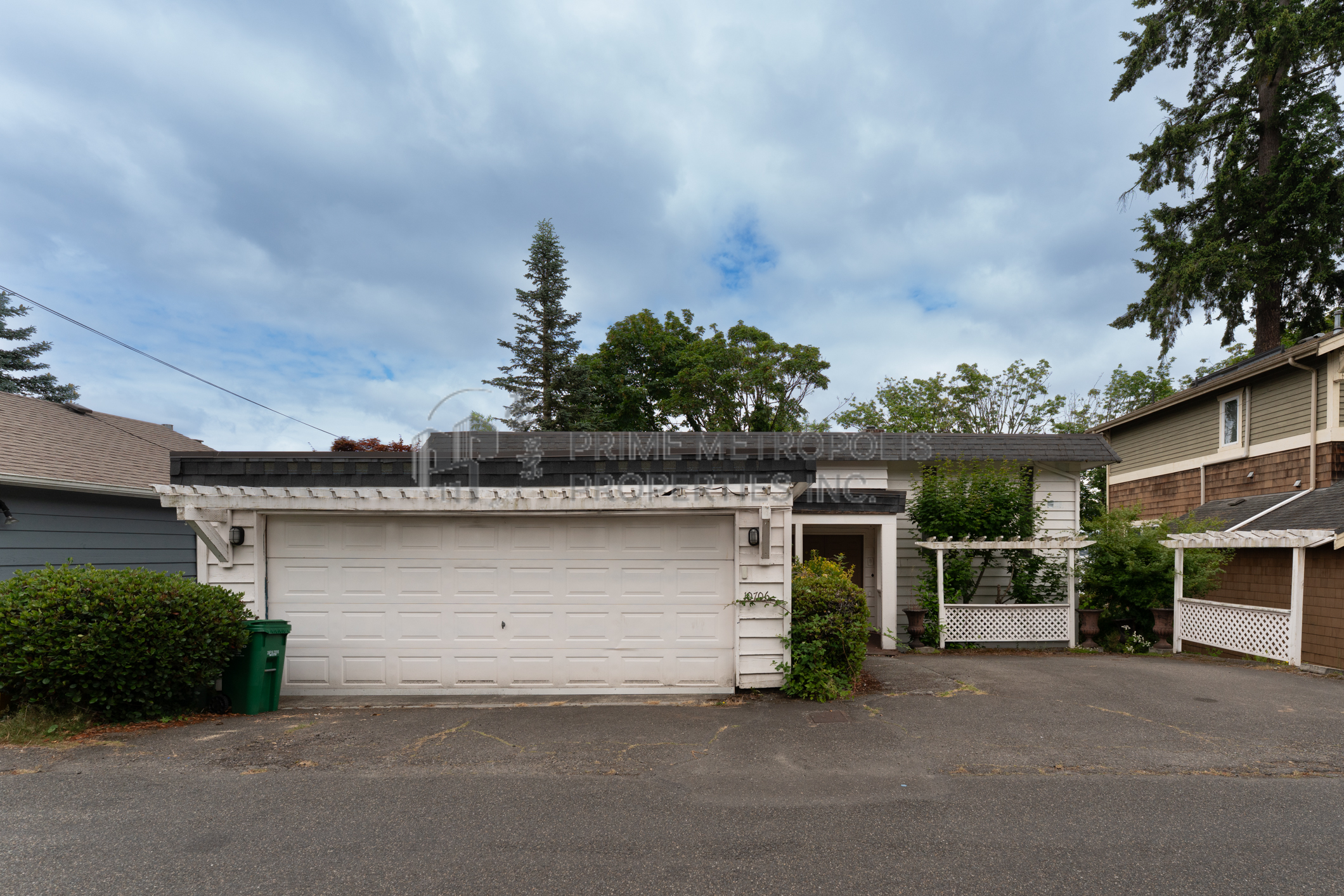 10706 Lakeside Avenue Northeast