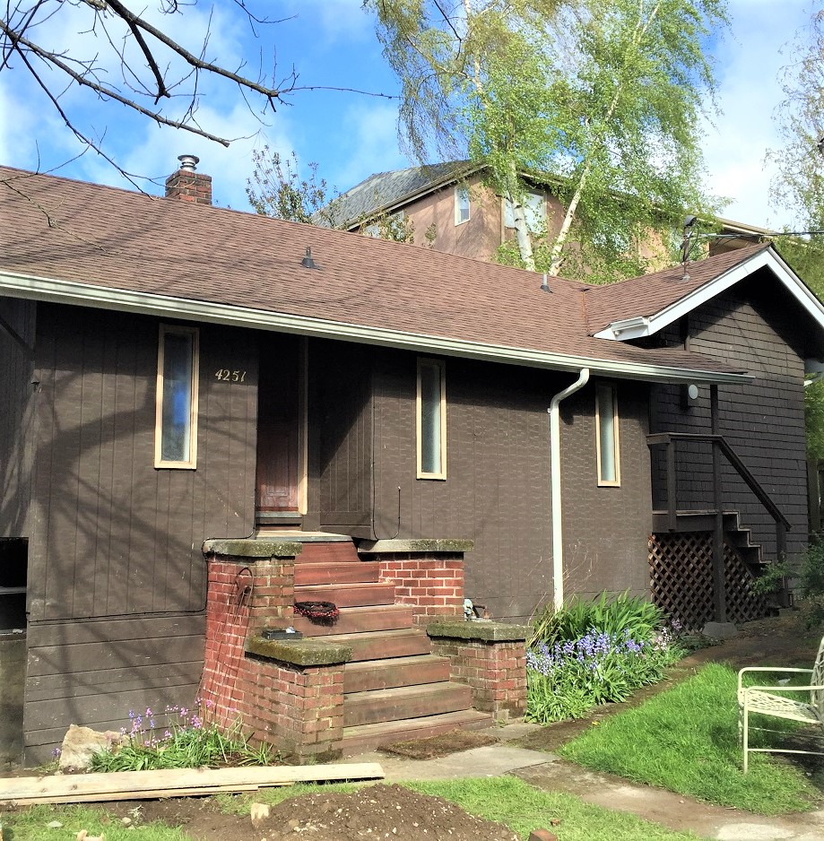 4251 9th Avenue Northeast