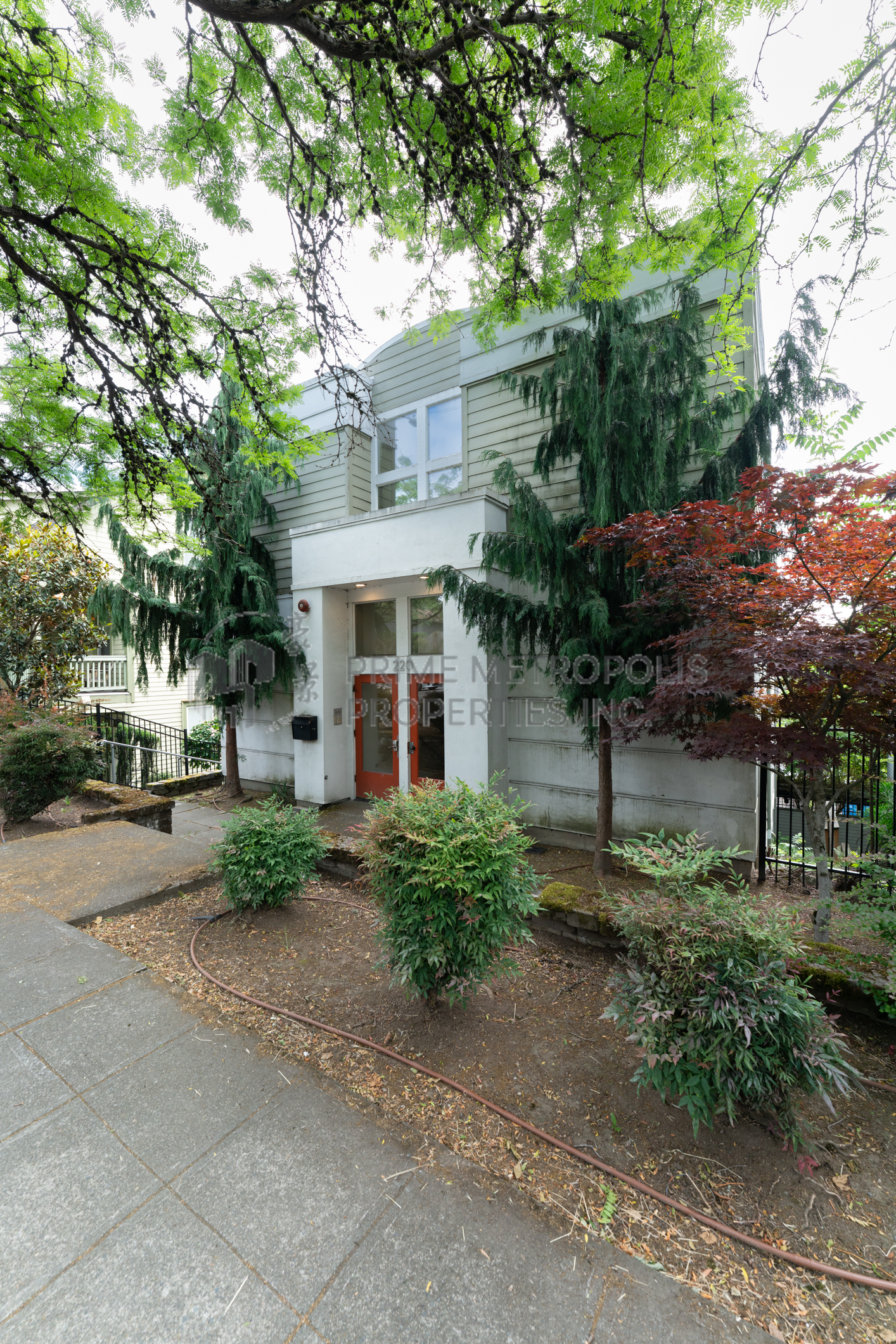 220 23rd Ave E - 100