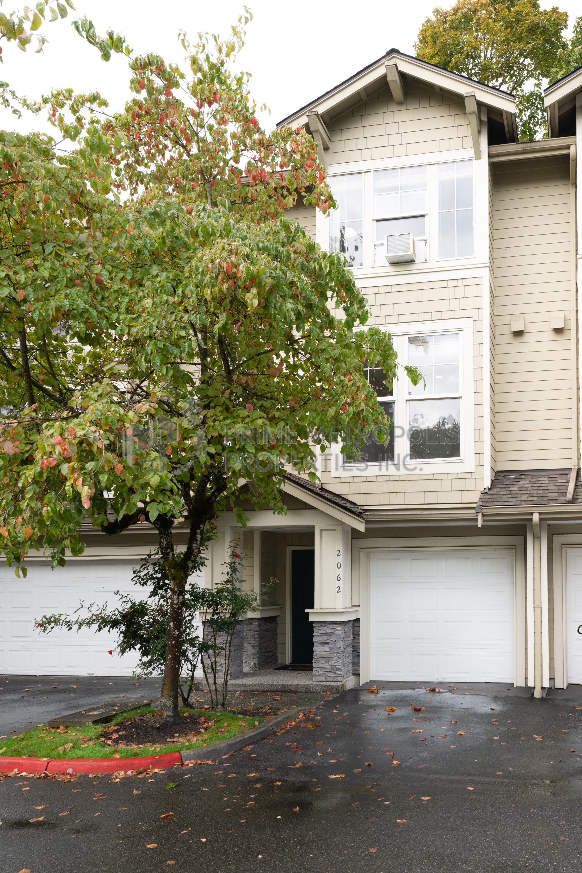 2062 Newport Way NW