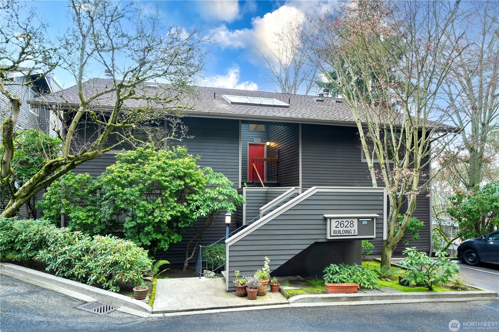 2628 4th Ave N