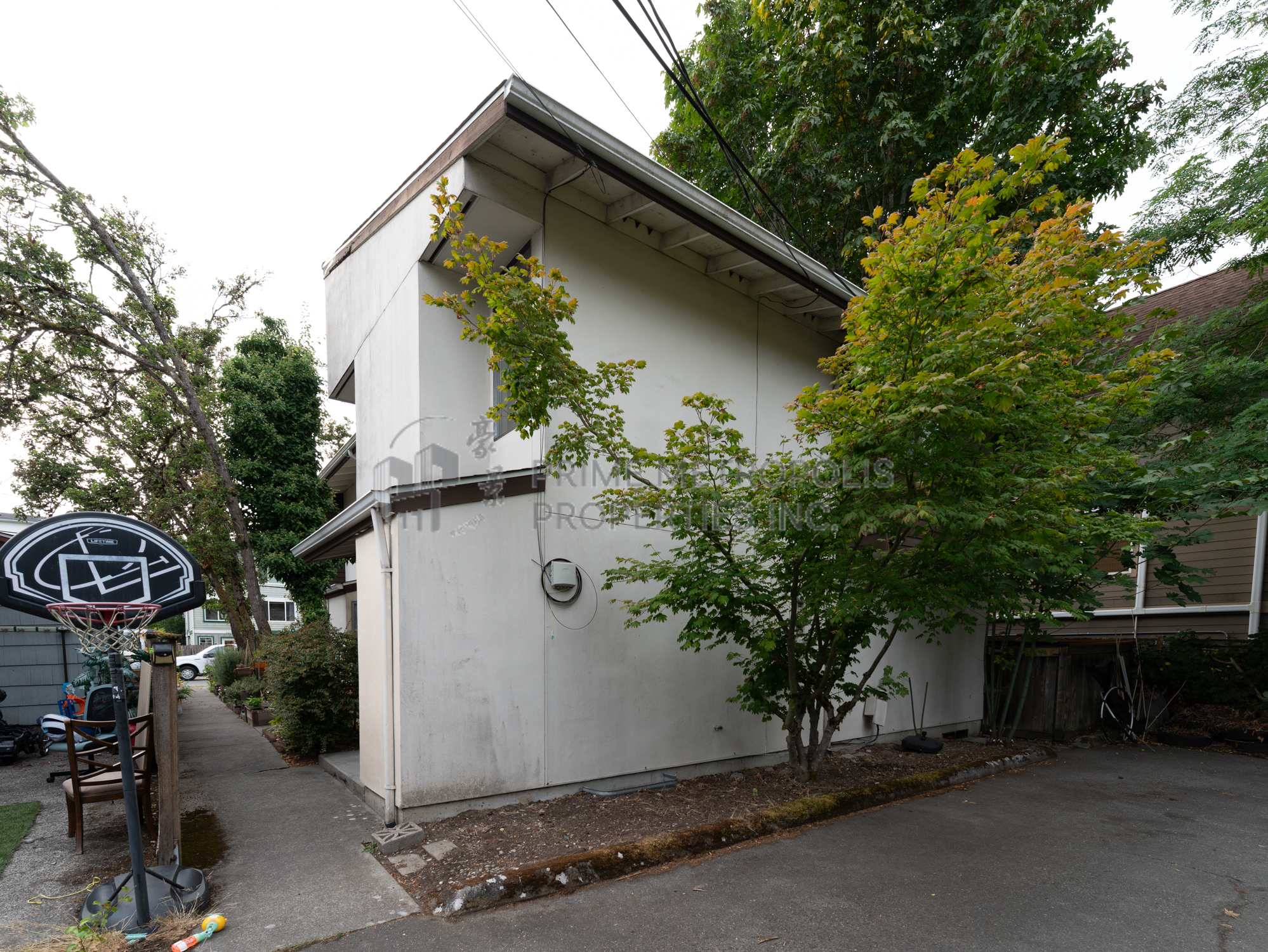 8606 23rd Avenue Northeast